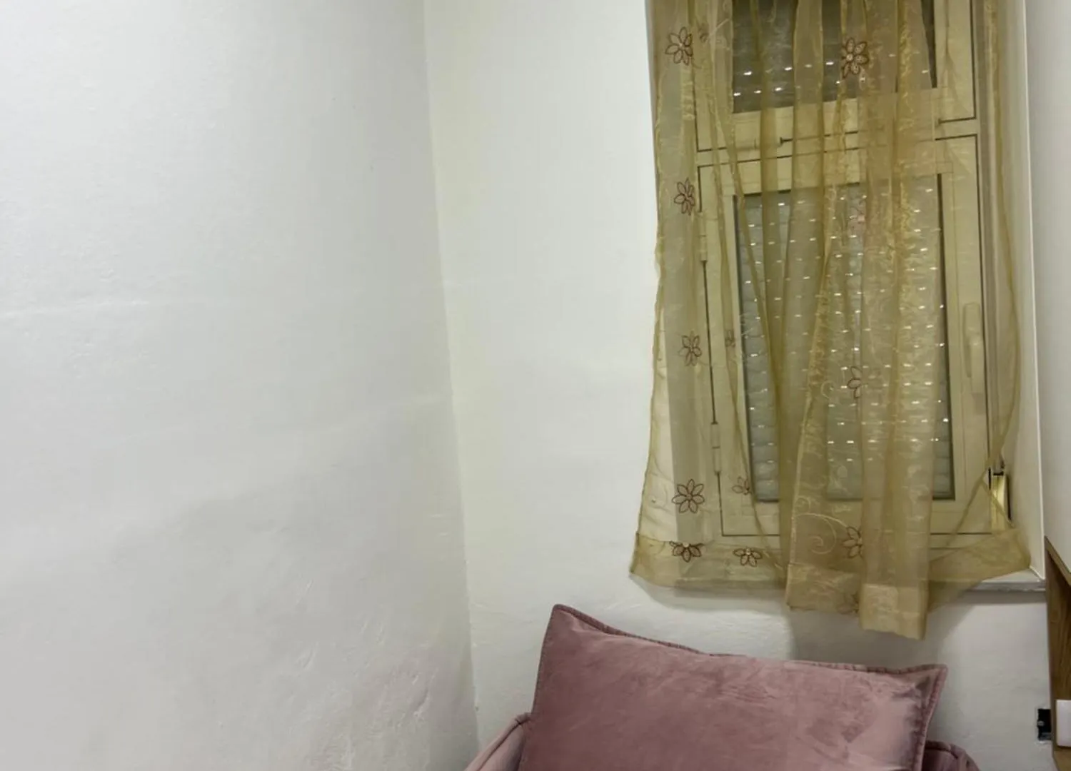 Bright & Roomy Myslym Shyri Tirana 0*,